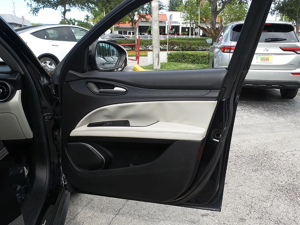 Used 2019 Black Alfa Romeo Base image 20