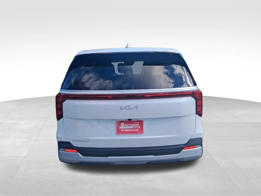 Used 2026 White Kia LXS image 7