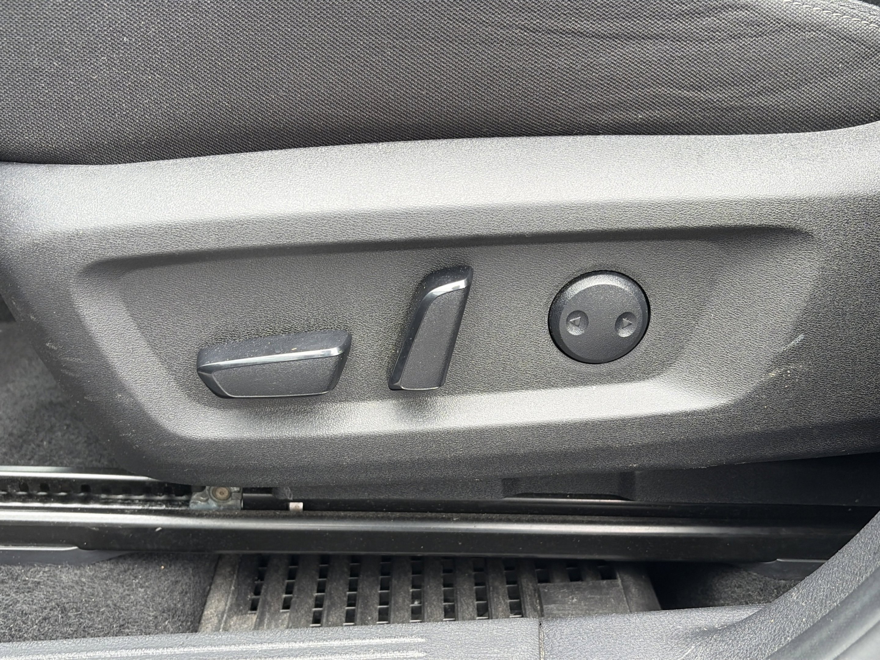 Used 2024 Gun Metallic Nissan SV image 23