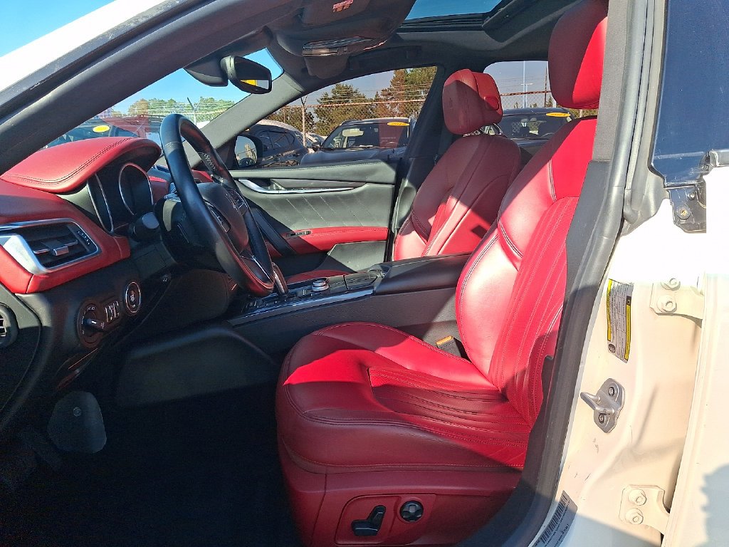 Used 2019 White Maserati S Q4 image 13