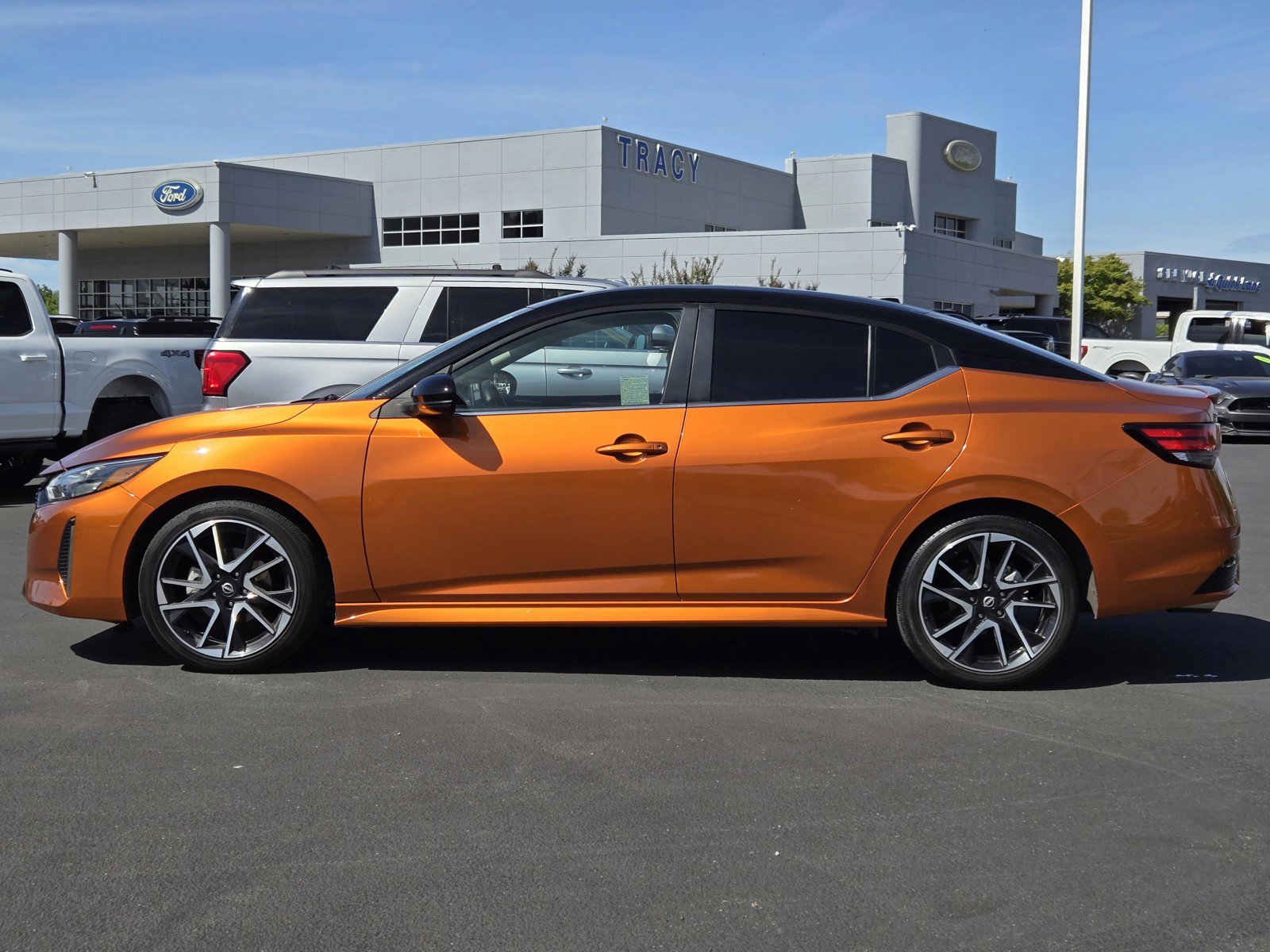 Used 2024 Monarch Orange Metallic/Super Black Nissan SR image 7