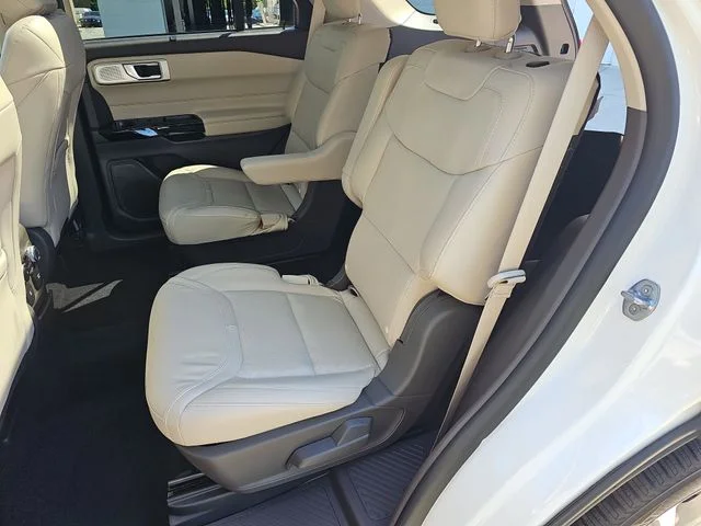 Used 2023 White Ford Platinum image 14