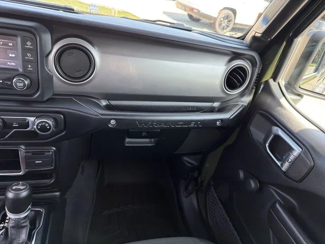 Used 2021 Green Jeep Sport image 13
