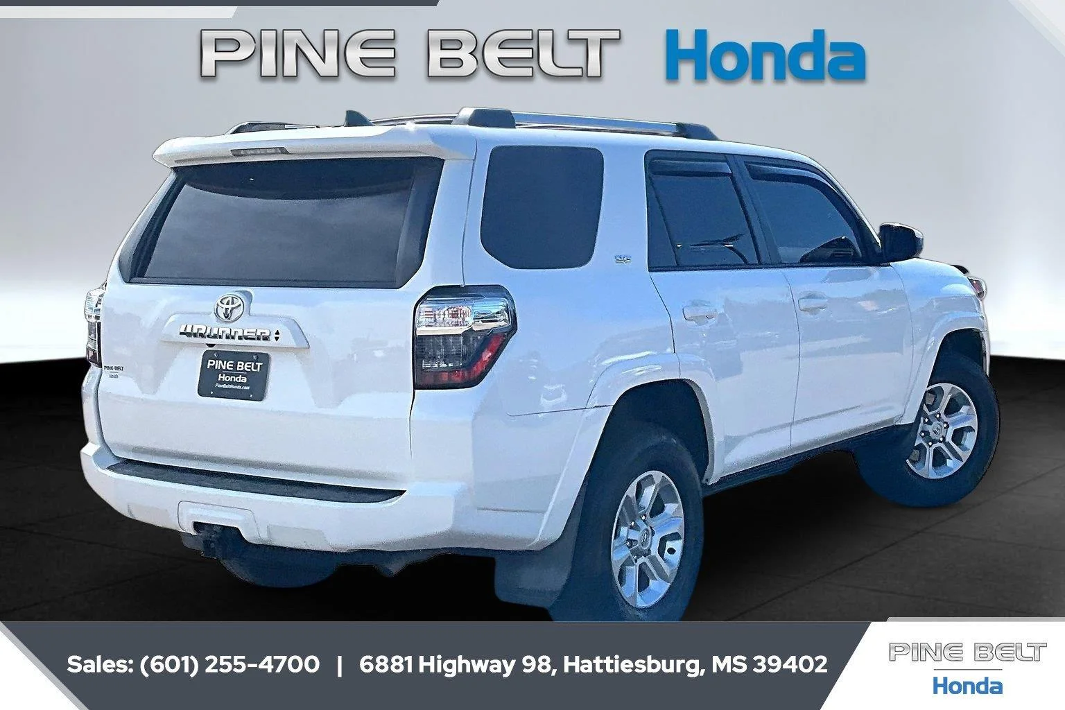 Used 2022 Super White Toyota SR5 image 11