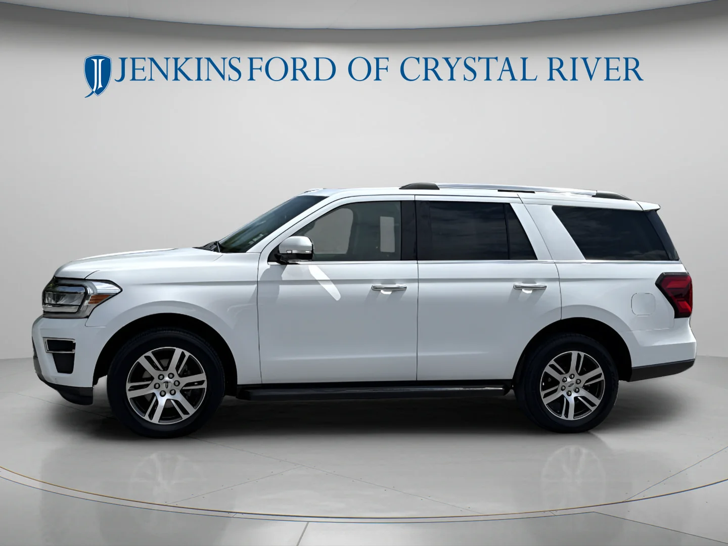 Used 2024 Star White Metallic Tri-Coat Ford Limited image 10