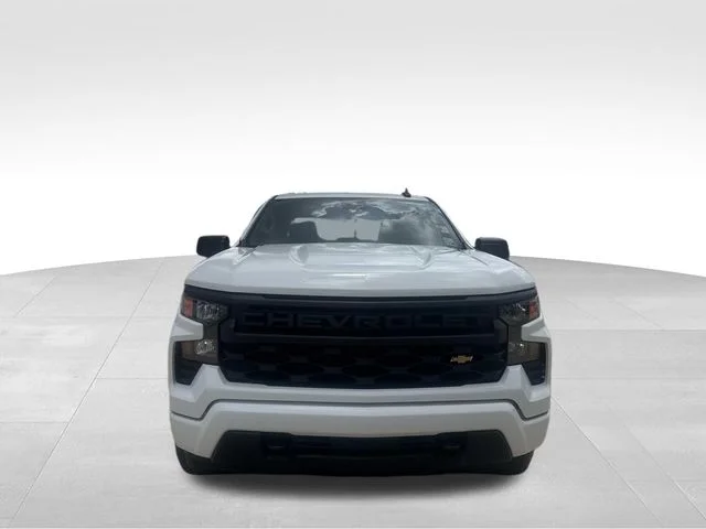 Used 2026 White Chevrolet Custom image 4