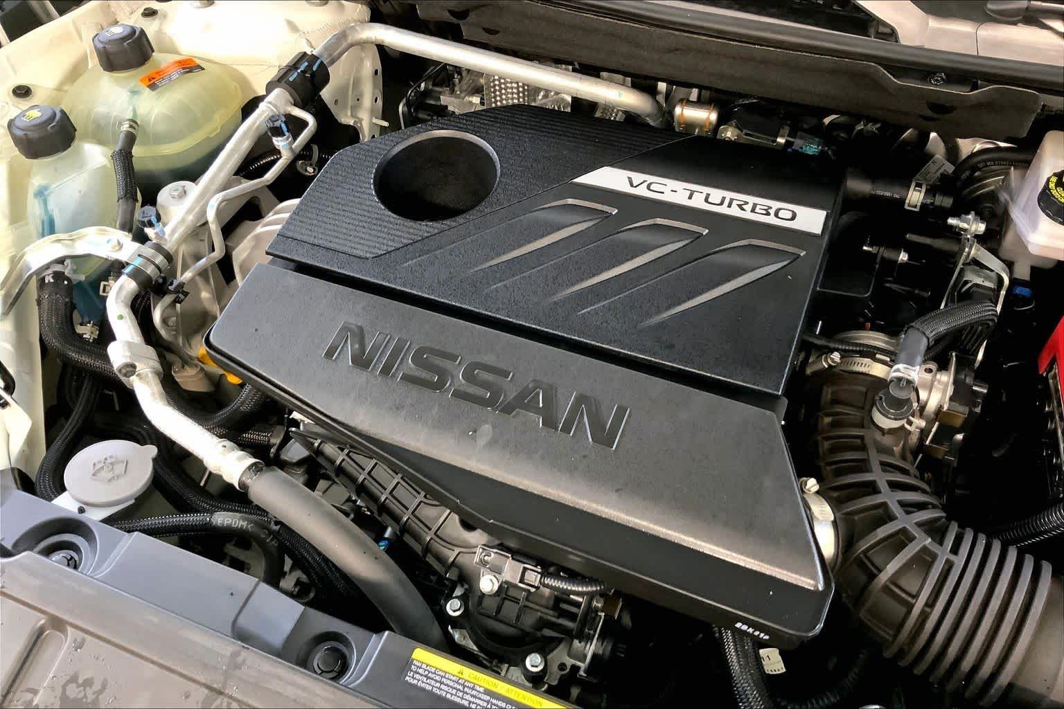 Used 2022 Pearl White Tricoat Nissan SL image 31