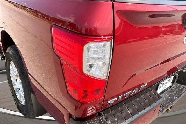 Used 2018 Red Nissan SV image 29