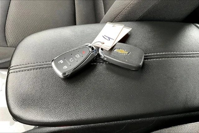 Used 2025 Gray Chevrolet LT image 34