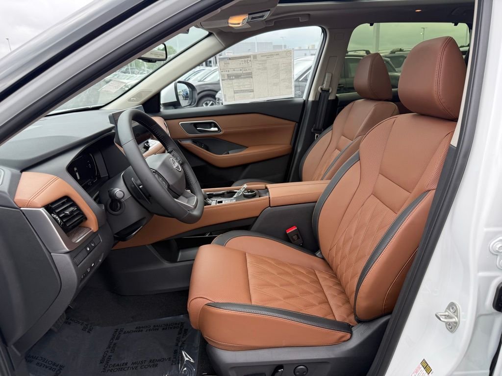 New 2026 Everest White Pearl TriCoat Nissan Platinum image 4