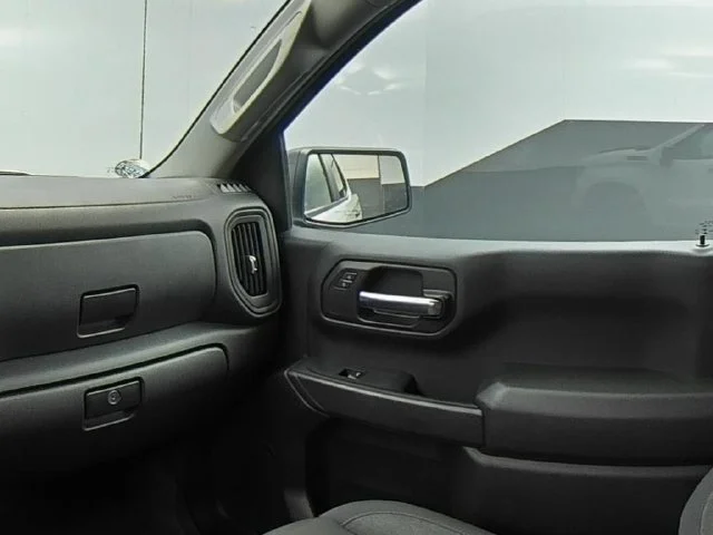 Used 2025 Summit White Chevrolet Custom Trail Boss image 40