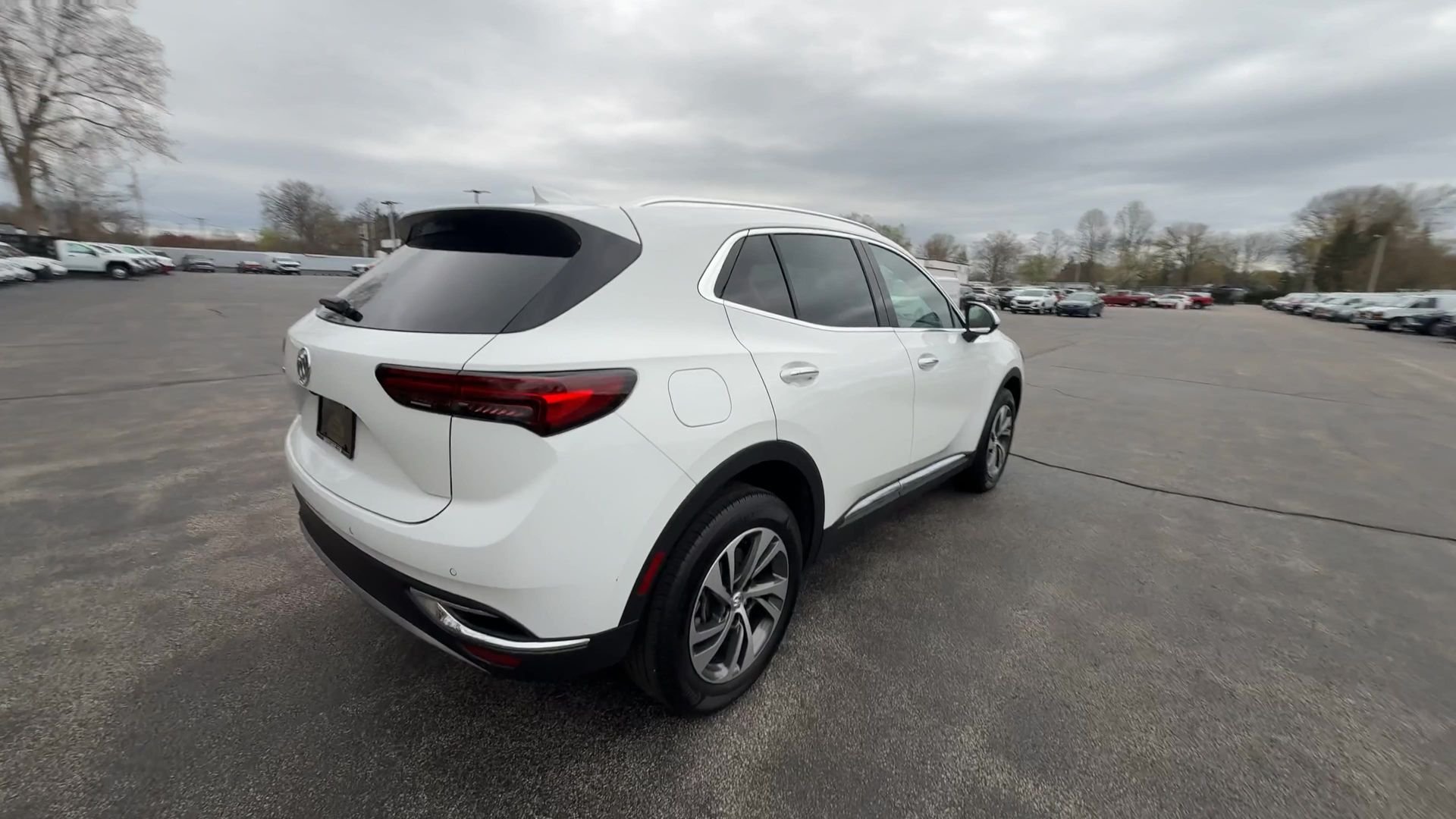 Used 2023 Summit White Buick Essence image 8