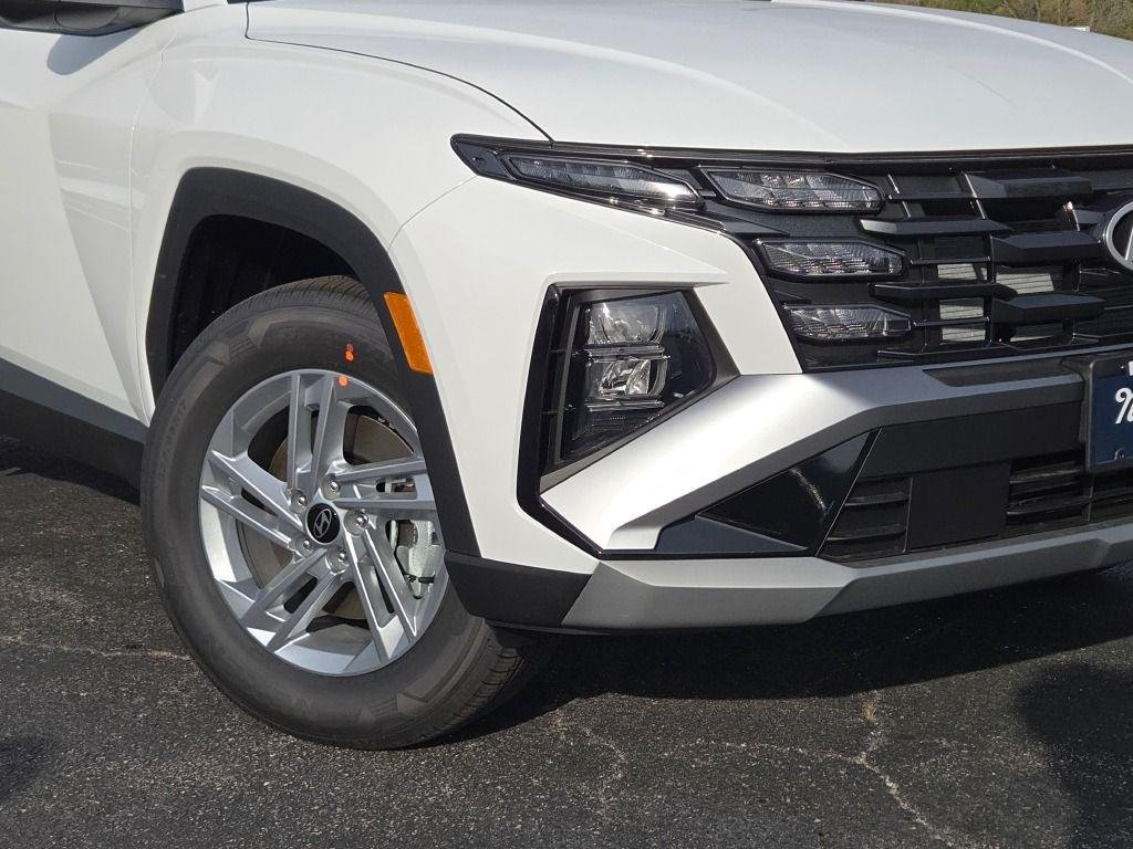 New 2026 White Hyundai SE AWD image 3