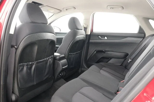 Used 2023 Red Kia LXS image 34