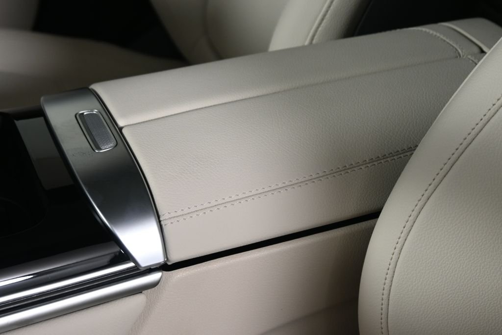 Used 2026 Polar White Mercedes-Benz GLC 300 image 23