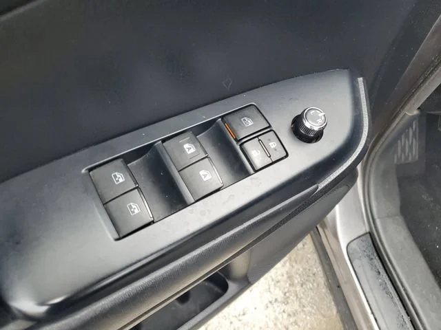 Used 2017 Predawn Gray Mi Toyota XLE image 9