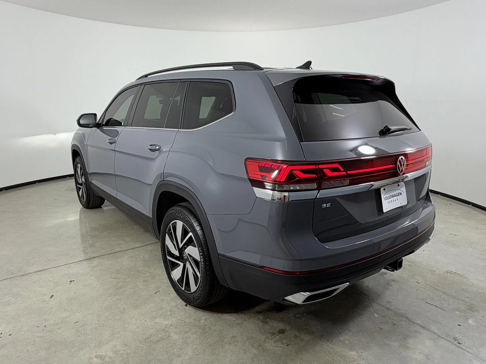 New 2026 Pure Gray Volkswagen 2.0T SE w/Technology image 7