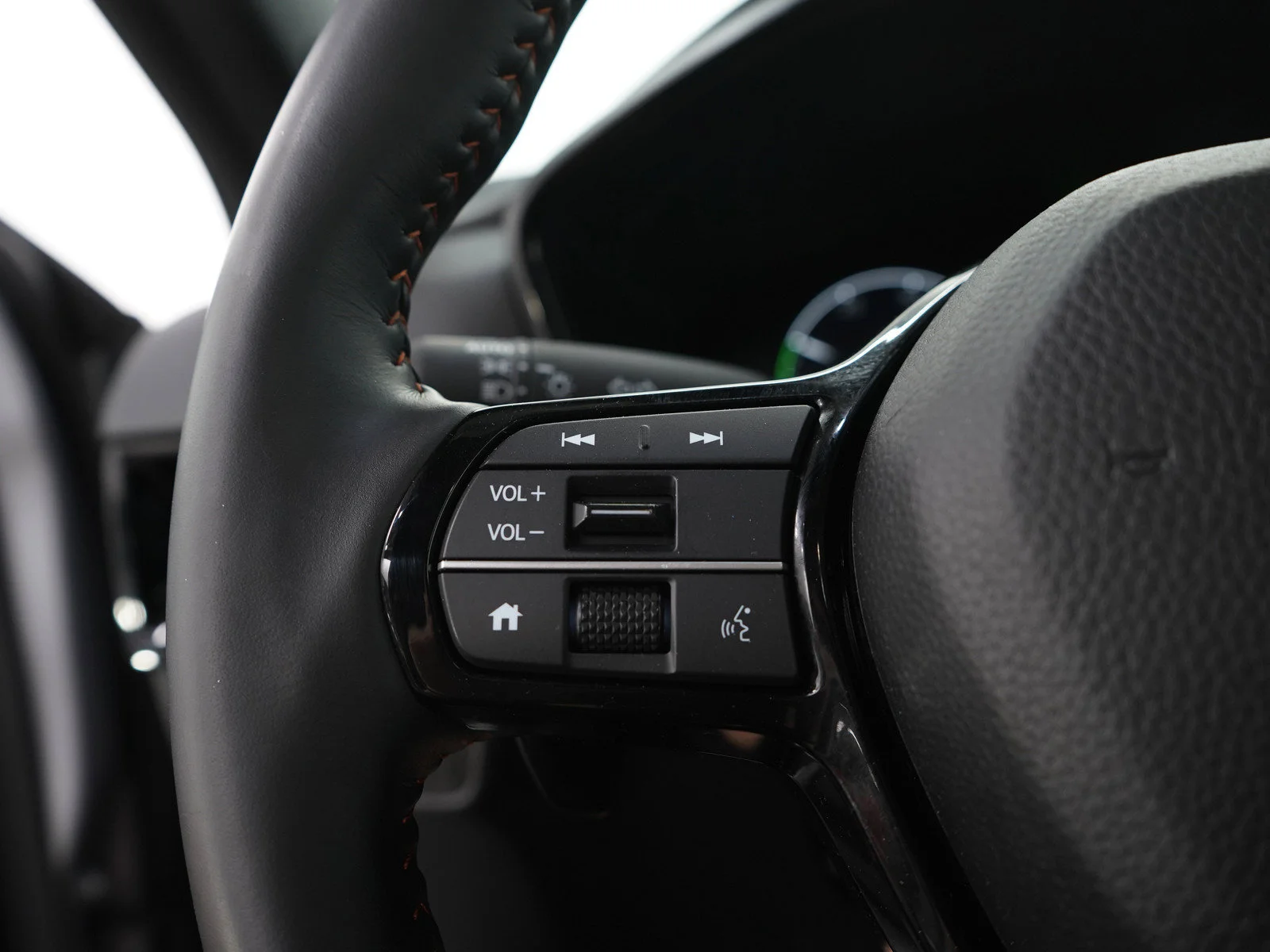 Used 2024 Silver Honda 5D WAGON HYBRID SPORT TOURING AWD image 27