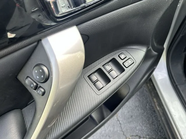 Certified Used 2025  Mitsubishi SE image 17
