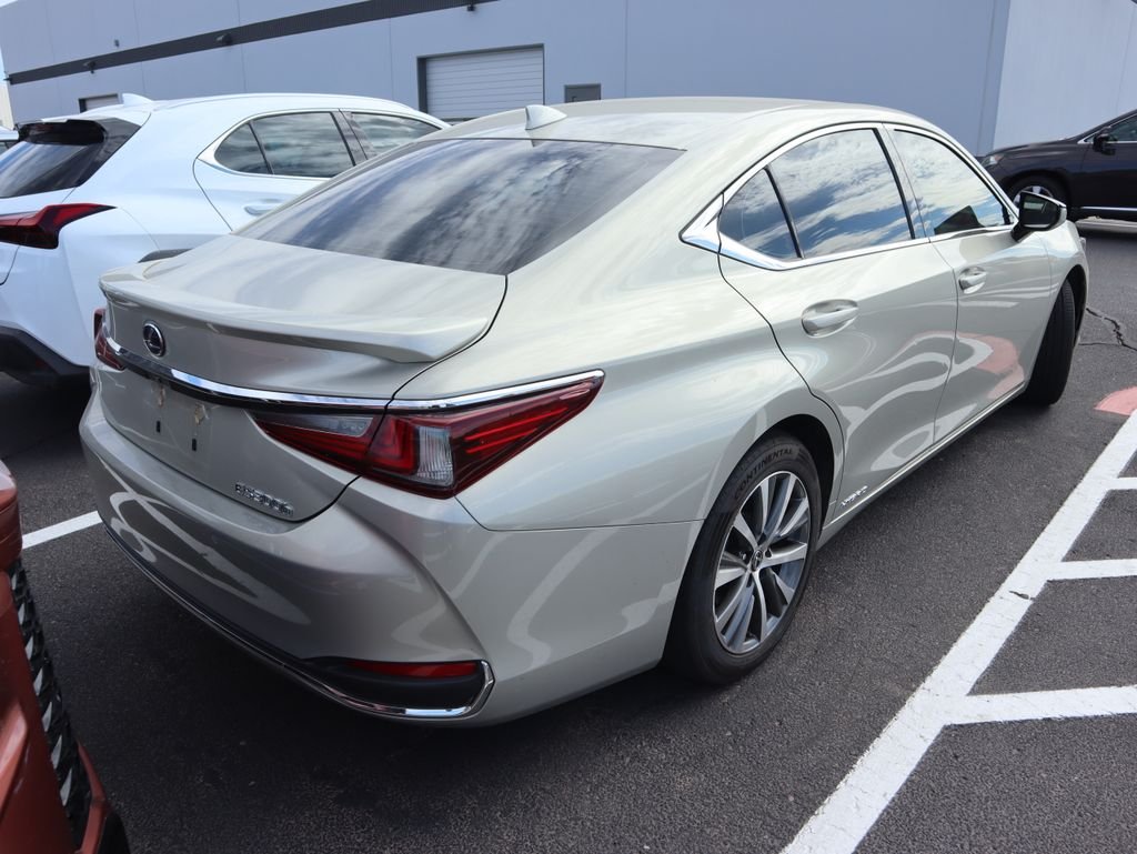 Used 2019 Beige Metallic Lexus 300h image 4