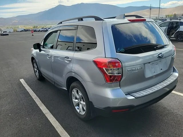 Used 2016 Silver Subaru 2.5i Premium image 3