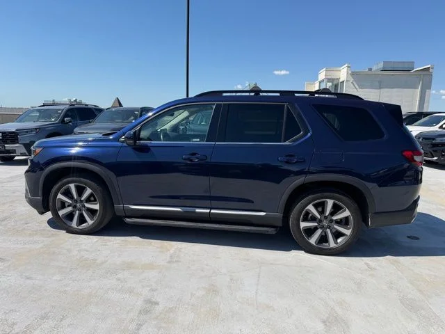 Used 2023  Honda Touring image 4