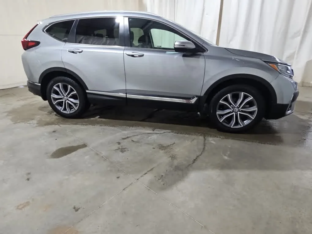 Used 2022 Lunar Silver Metallic Honda Touring image 7