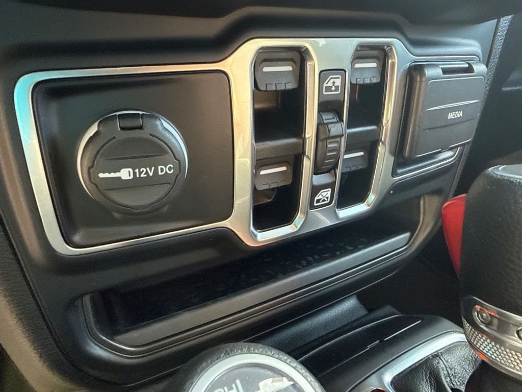 Used 2024 Green Jeep Sport S image 20