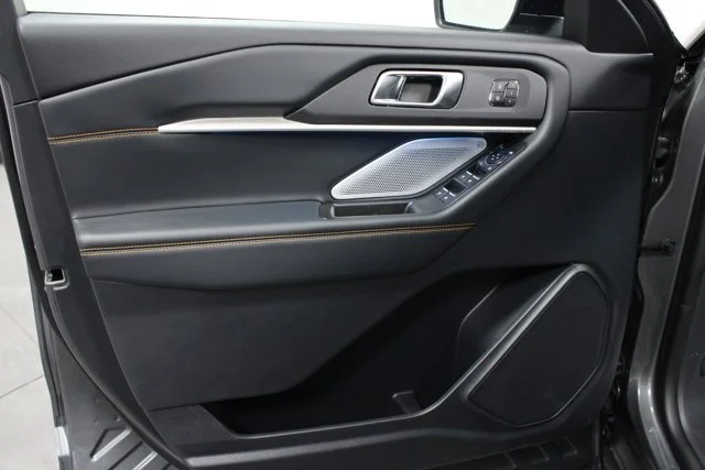 New 2026 Carbonized Gray Metallic Ford Tremor® image 35