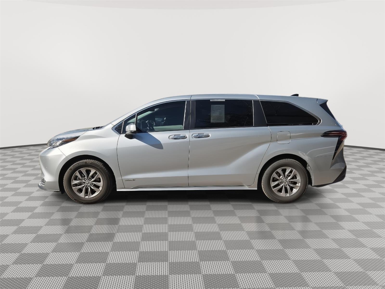 Used 2021 Celestial Silver Metallic Toyota XLE image 8