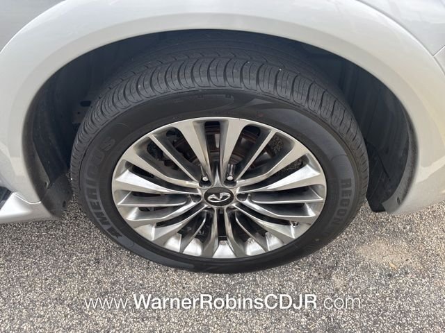 Used 2019 Silver INFINITI LUXE image 7