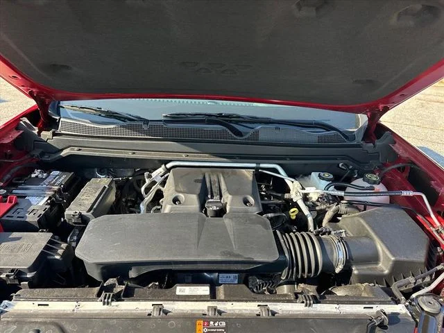 Used 2023 Red GMC Elevation image 31