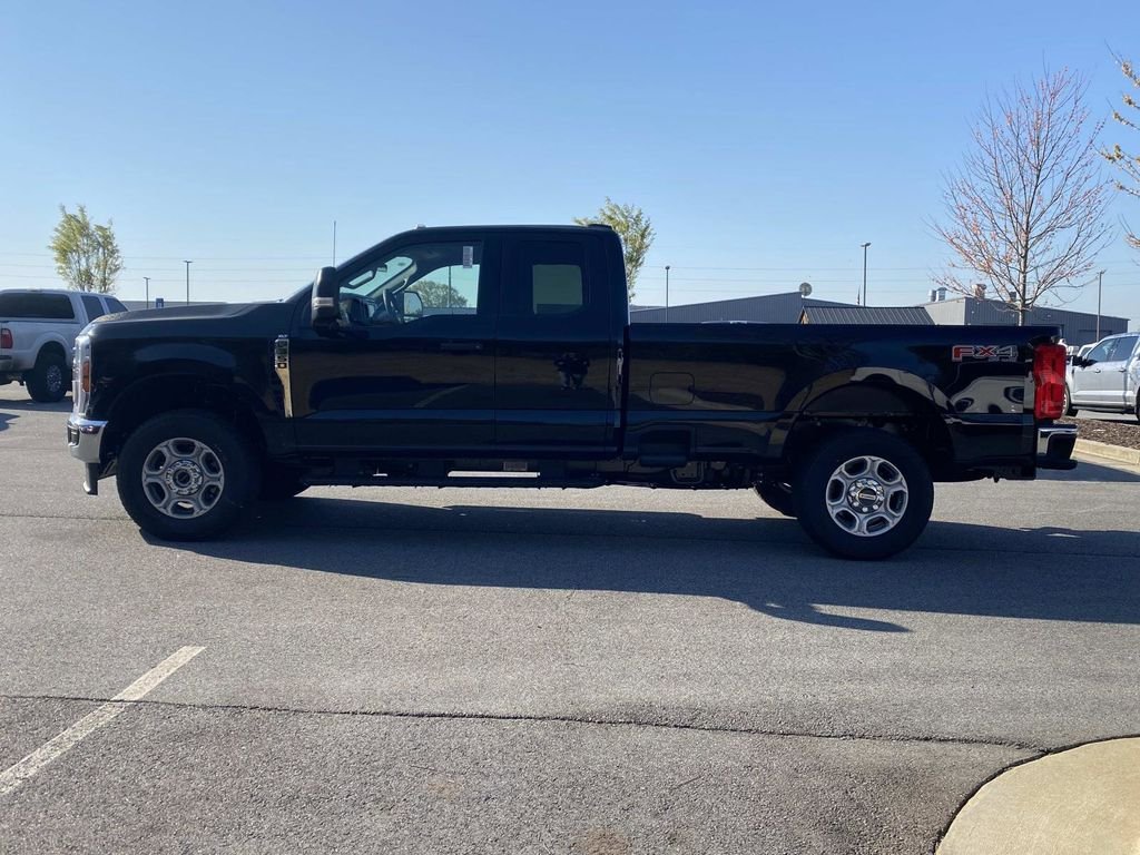 New 2026 Black Ford XLT image 5