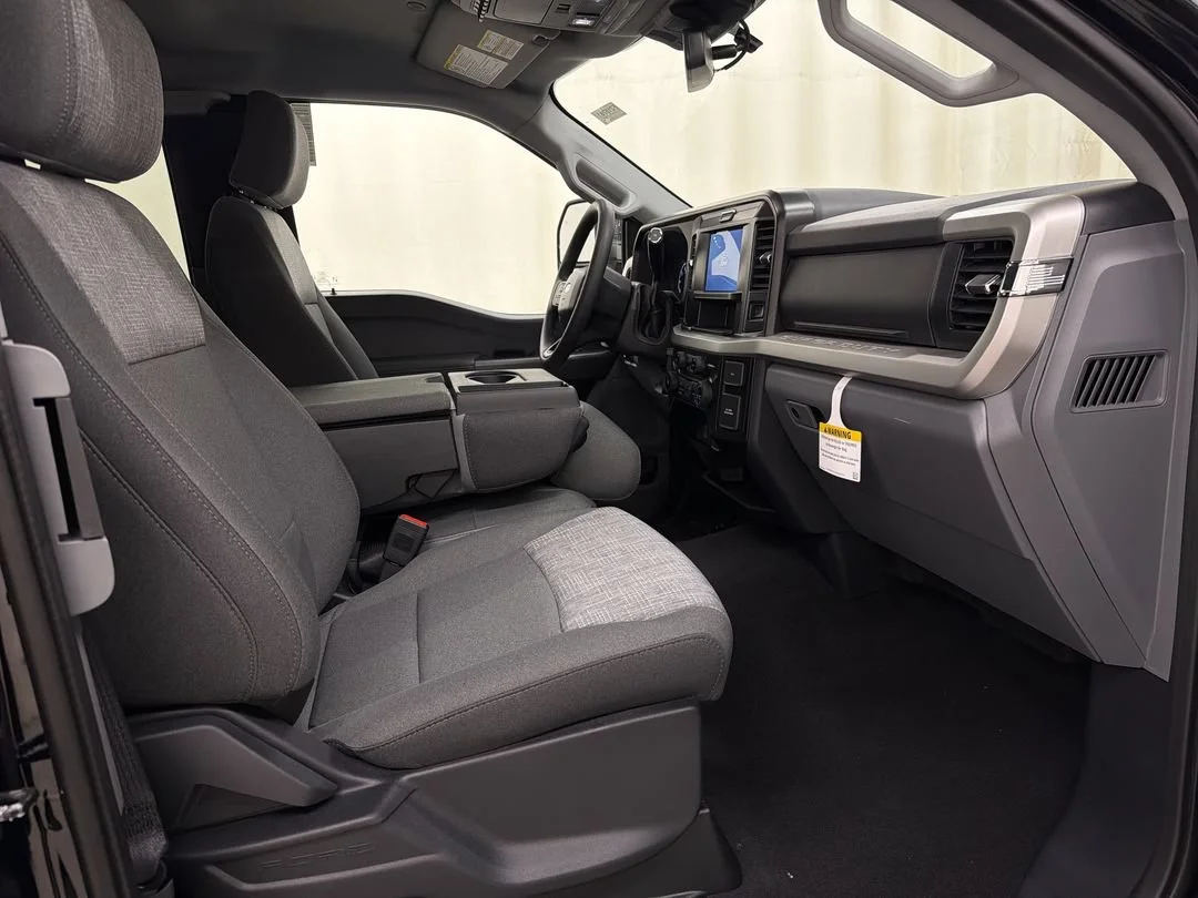 New 2027 Agate Black Metallic Ford F-250® XLT image 14