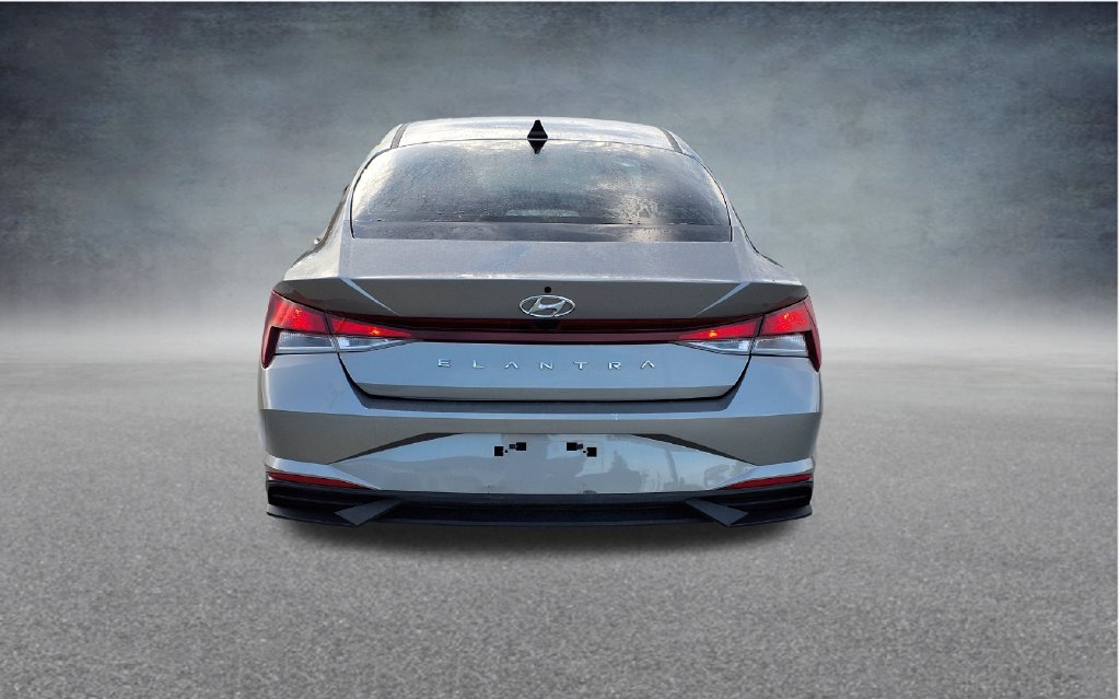 Used 2023 Silver Hyundai SEL image 6