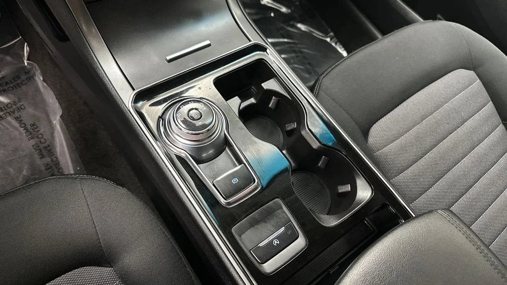 Used 2020 Gray Ford SE image 14