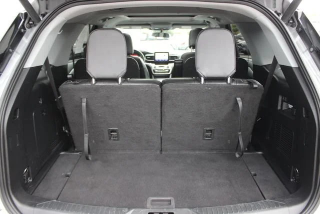 Used 2021 Silver Ford XLT image 29