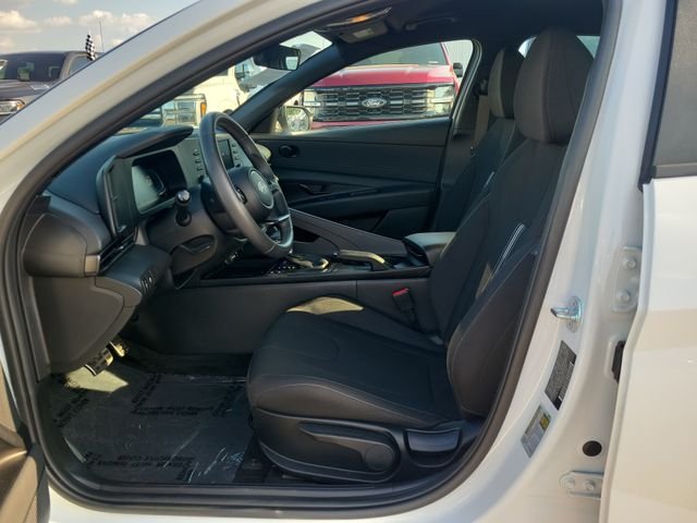 Certified Used 2025 White Hyundai SEL Sport image 21
