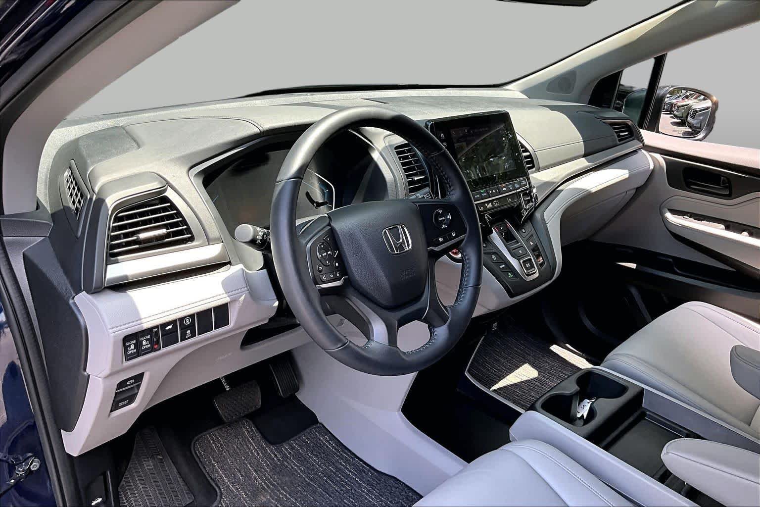 Used 2023 Obsidian Blue Pearl Honda EX-L image 18