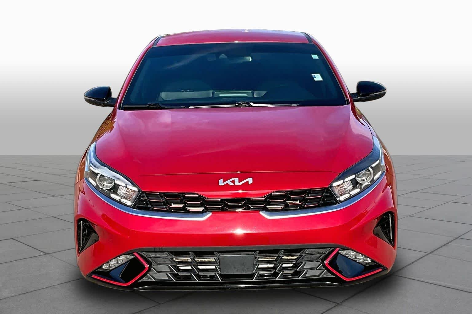 Used 2024 Currant Red Kia GT-Line image 4