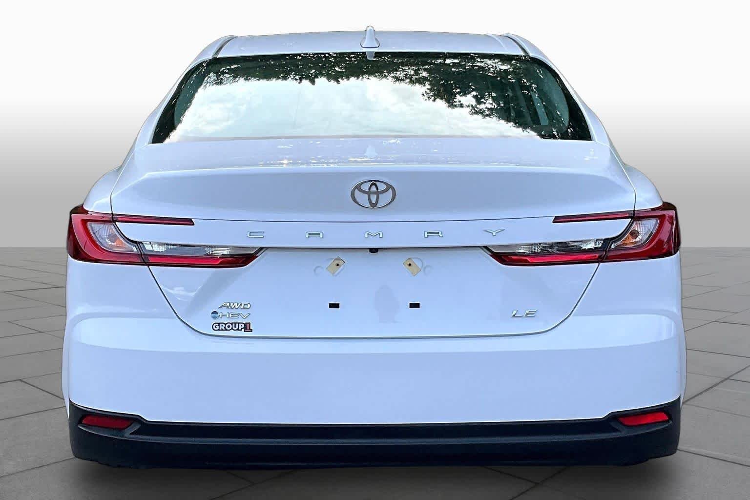 Used 2025 Ice Cap Toyota LE image 5