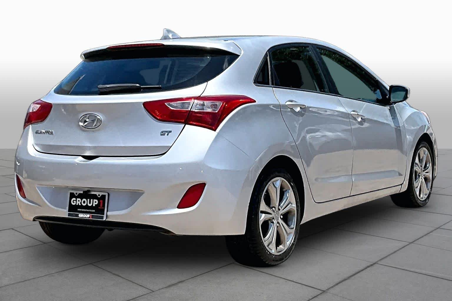 Used 2013 Shimmering Silver Hyundai  image 13