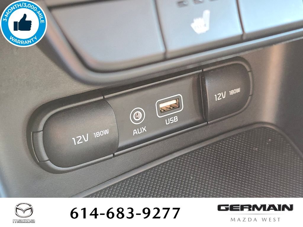 Used 2017 Red Kia EX image 33
