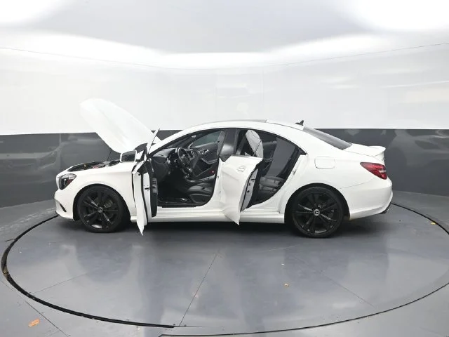 Used 2019  Mercedes-Benz CLA 250 image 42