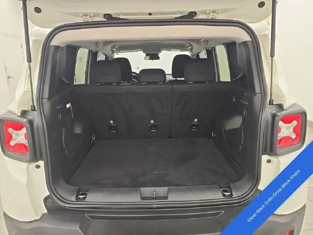 Used 2023 Alpine White Clearcoat Jeep Altitude image 15