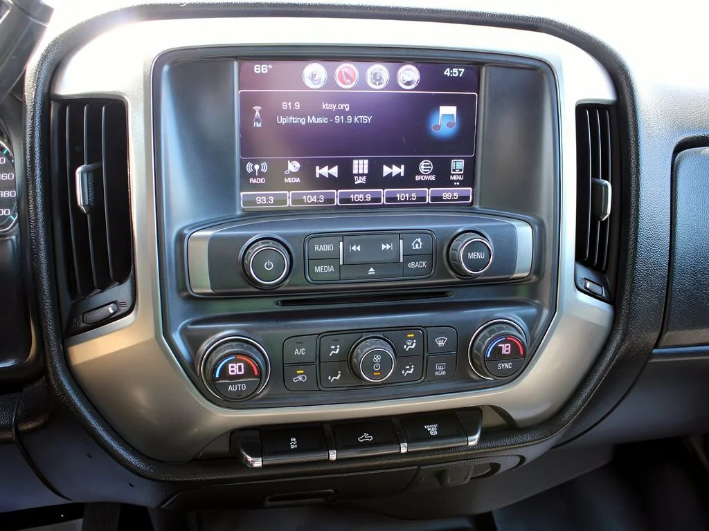 2017 Chevrolet Silverado 2500HD LT - Photo 17