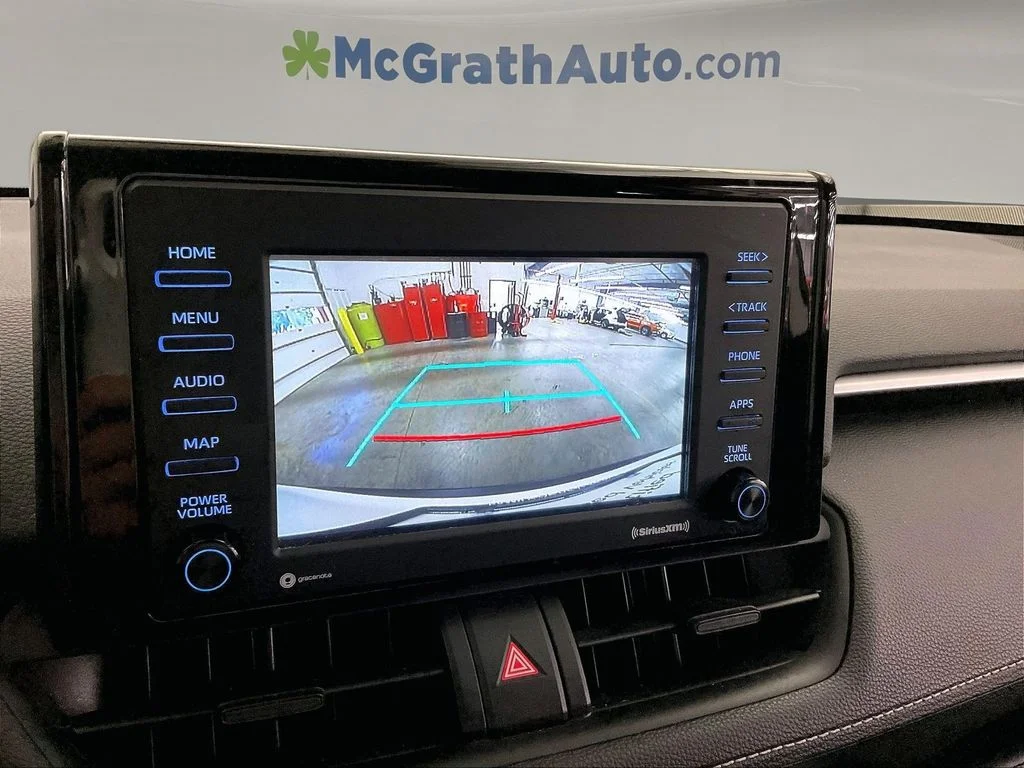 Used 2020 White Toyota XLE image 25