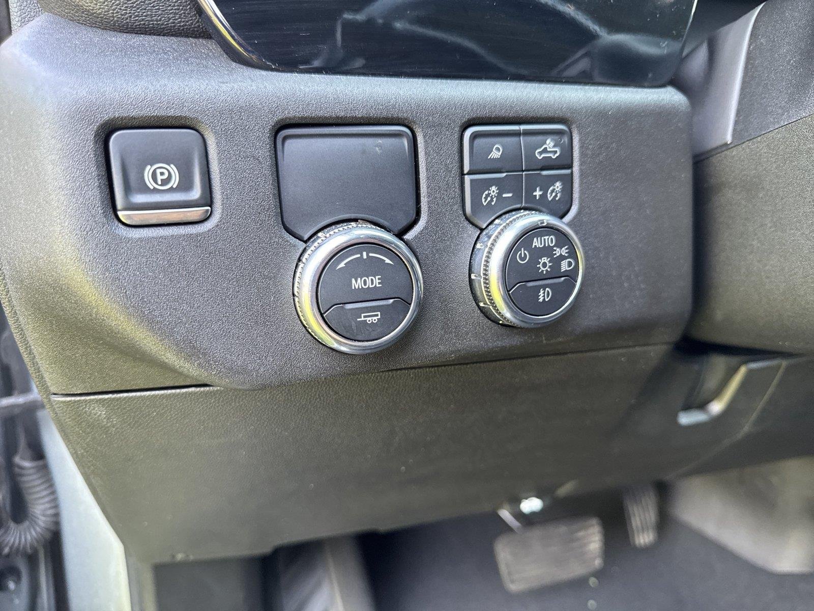 Used 2025 Sterling Metallic GMC SLT image 15