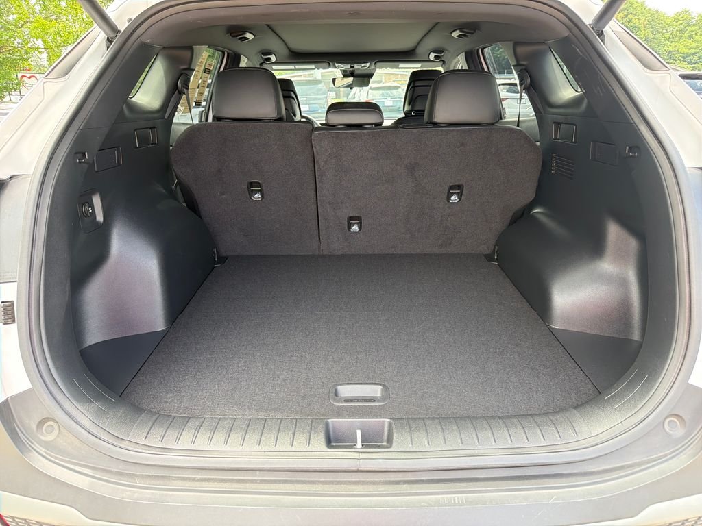 Used 2024 White Kia X-Line image 9