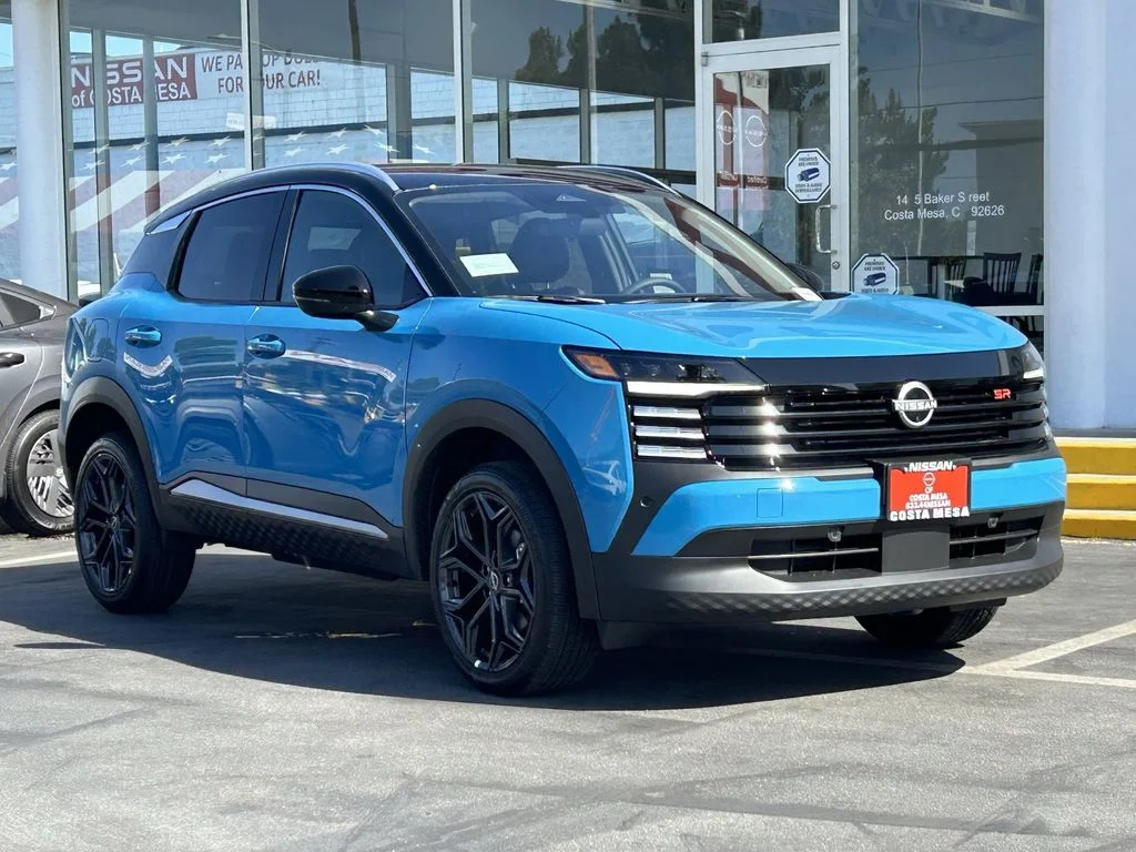 New 2026 Arctic Ice Blue Metallic / Super Black Two-tone Nissan SR image 5